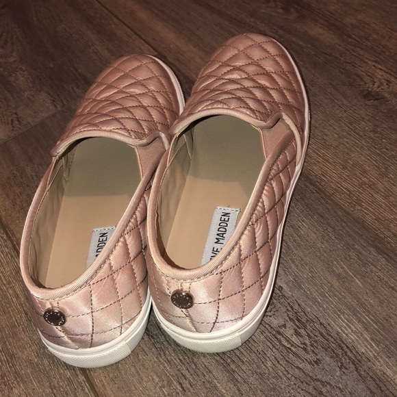 Steve Madden blush pink slip on shoe - Picture 3 of 3